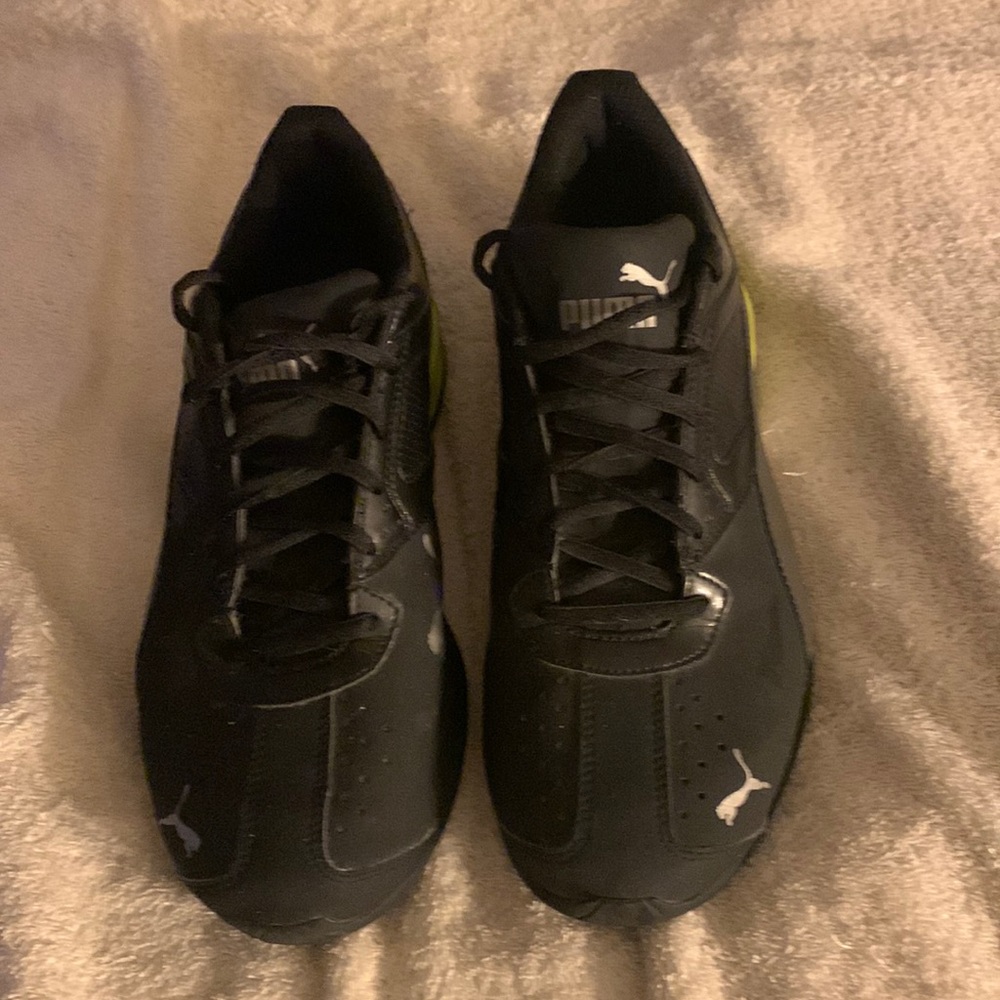 Vintage Puma Running Shoes